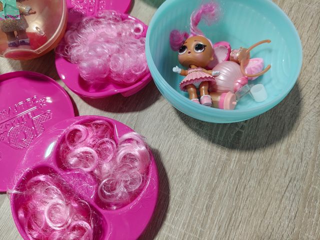 3 Muñecas LOL + accesorios