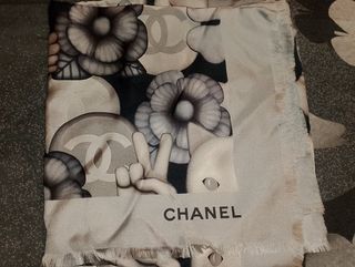 Foulard Chanel beige e nero misura 90x90