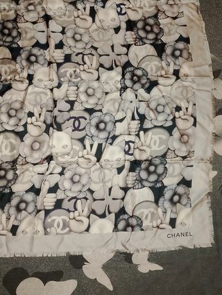 Foulard Chanel beige e nero misura 90x90