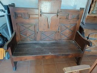 Cadiera antigua con mesa abatible