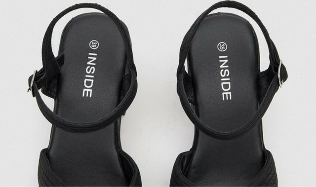 Zapatos plataforma blancos y marrones