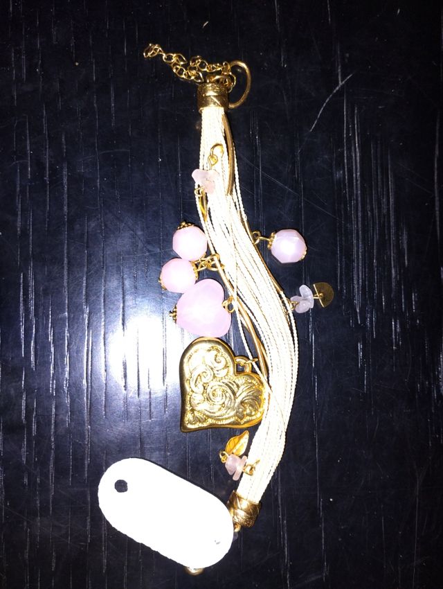 Artigos bijuteria, colares , brincos e pulseiras