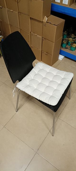 Silla negra madera - metal, con/sin cojín