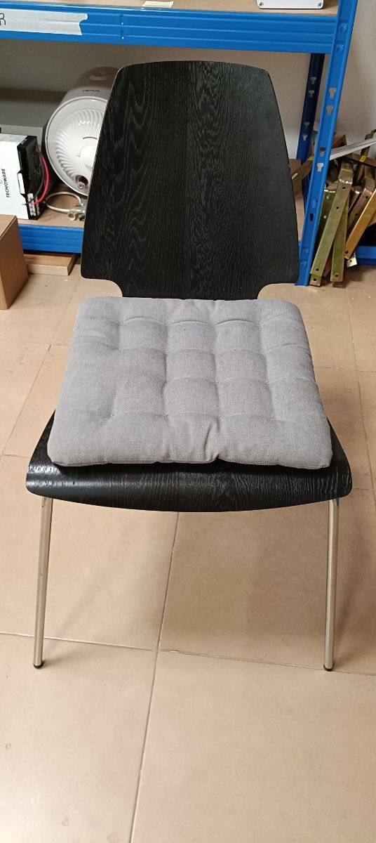 Silla negra madera - metal, con/sin cojín