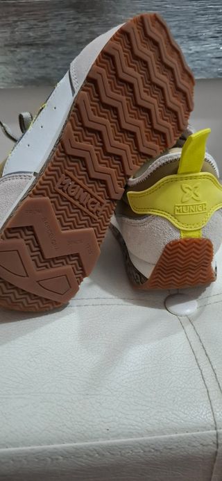 Zapatillas Munich - Beige/Verde Oliva