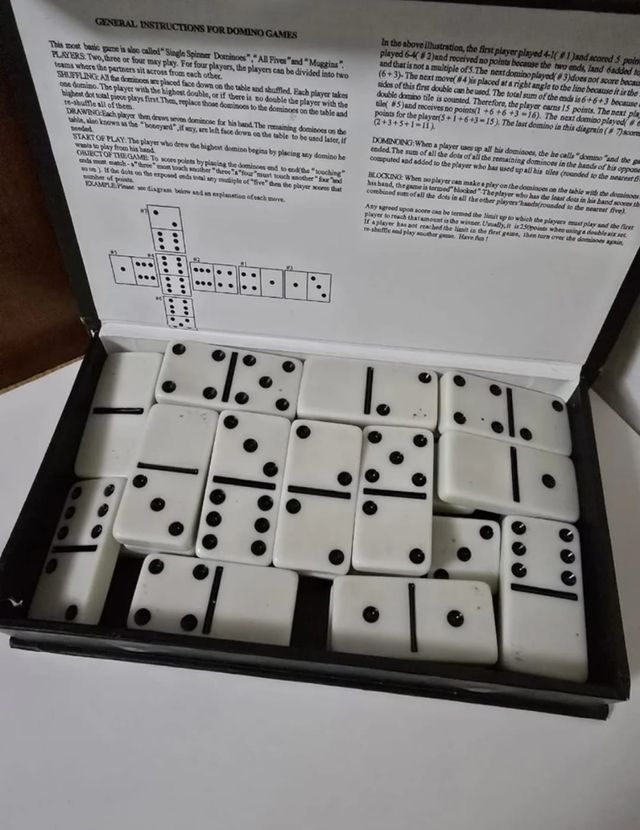 Dominó clásico - Juego de mesa. 4,40 EUROS