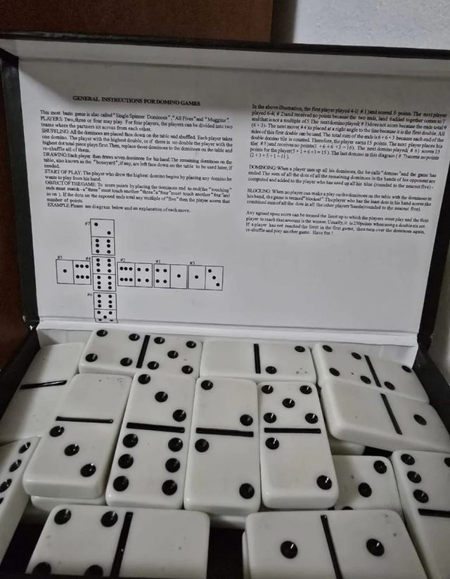 Dominó clásico - Juego de mesa. 4,40 EUROS