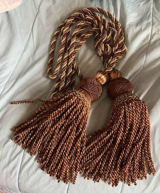 Accessori per tende: fermatende a nappa in corda 