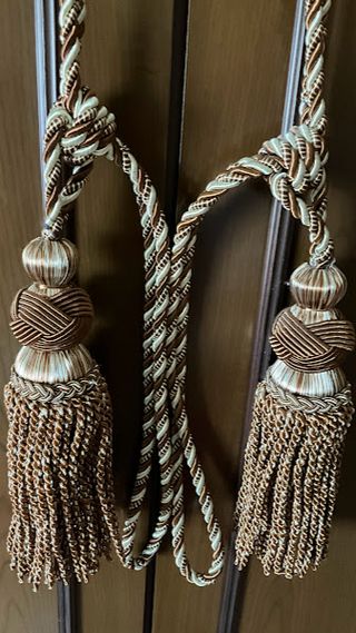 Accessori per tende: fermatende a nappa in corda 