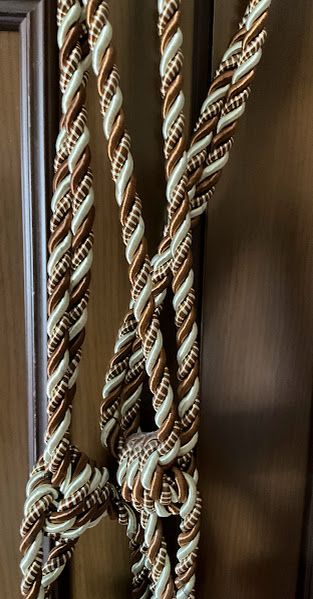 Accessori per tende: fermatende a nappa in corda 