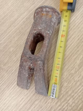 Martillo y alcotana antiguos