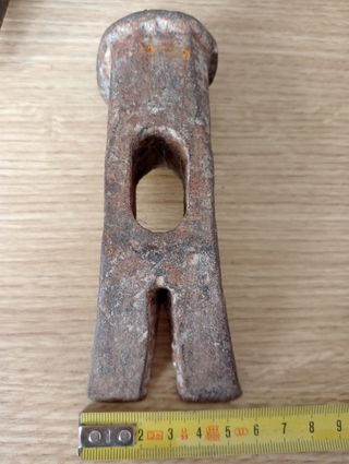Martillo y alcotana antiguos