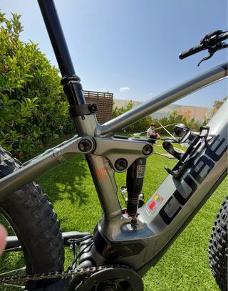 Bicicleta eléctrica Cube 