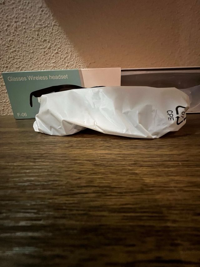 Audífonos inalámbricos - Gafas F-06