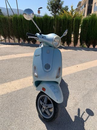 Vespa LX 125