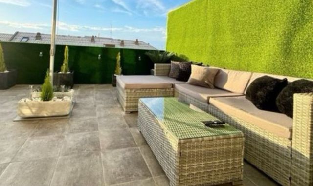 Sofá ratán gris exterior