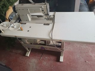 Macchina da cucire industriale 