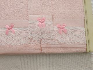 Juego toallas rosa puntilla