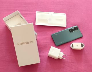 12 RAM + 512 GB 
200 MP / HONOR 90 5G 