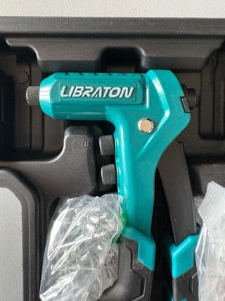 Pistola remachadora manual Librton