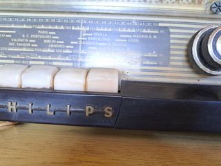 Radio antigua Philips B3 