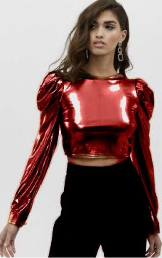 Top rojo metalizado - hombros abullonados