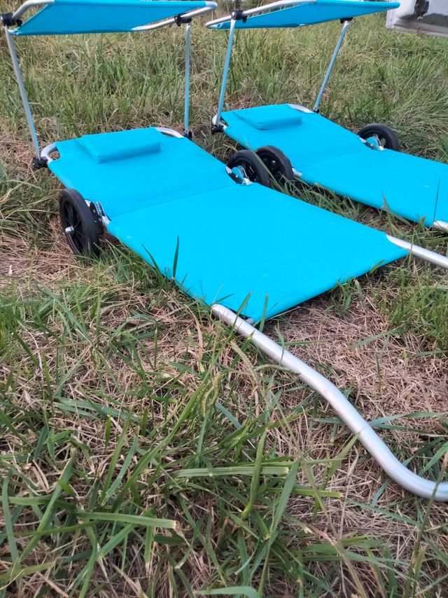 2 Tumbonas playa con sombrilla