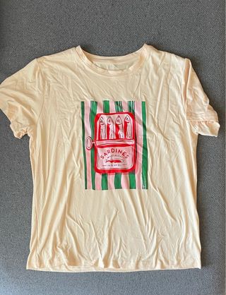 Camiseta beige sardinas