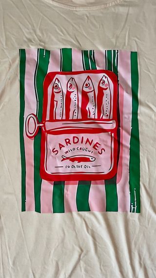 Camiseta beige sardinas