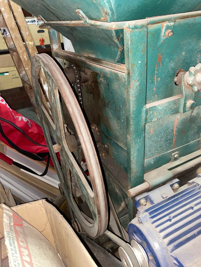 Peladora almendras MOD 4000