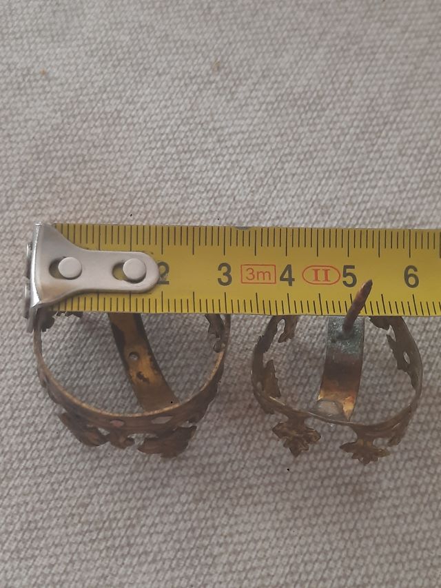 5 corone in metallo antico