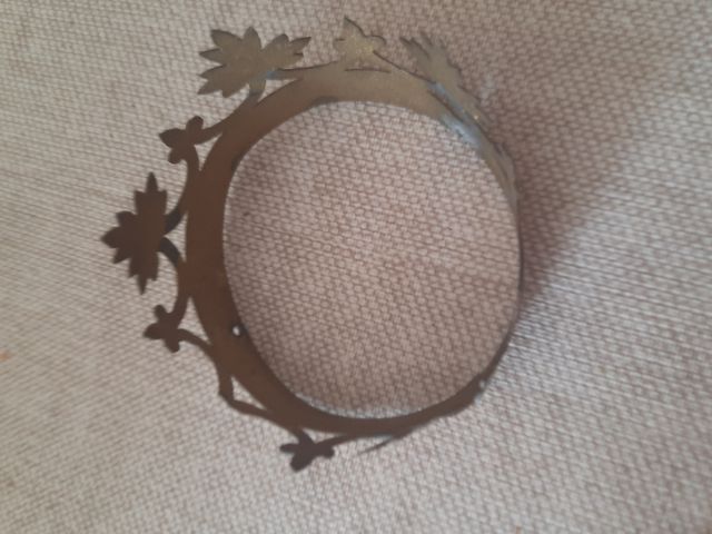 5 corone in metallo antico