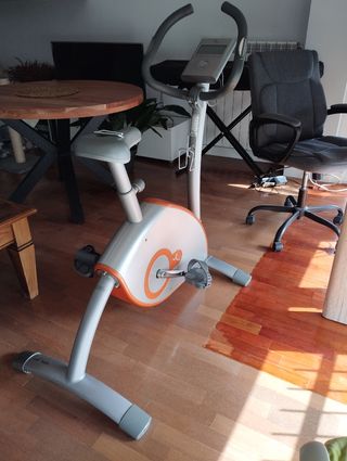 Bicicleta estática BH Fitness