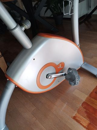 Bicicleta estática BH Fitness