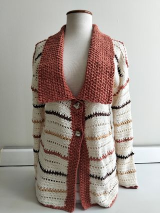 Chaqueta tejida a crochet