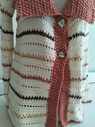 Chaqueta tejida a crochet