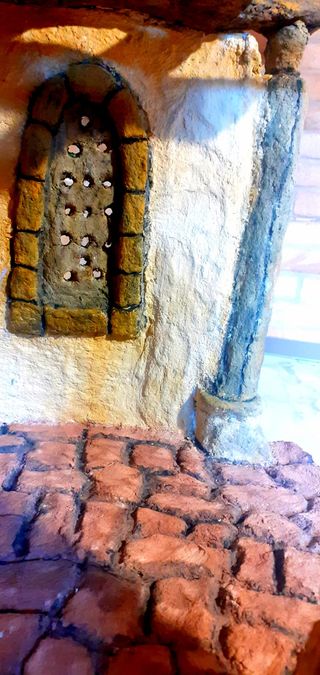 Belén Navidad artesanal con columnas  figuras 40cm