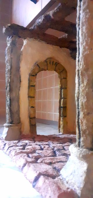 Belén Navidad artesanal con columnas  figuras 40cm