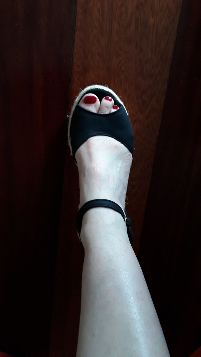 SANDALIA PLATAFORMA NEGRA 37