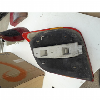 Piloto trasero izquierdo Ford Fiesta IV - 