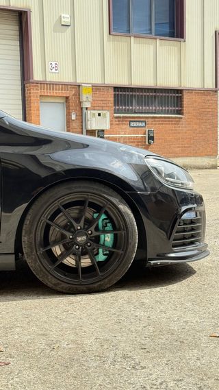 Volkswagen Golf R20 2011