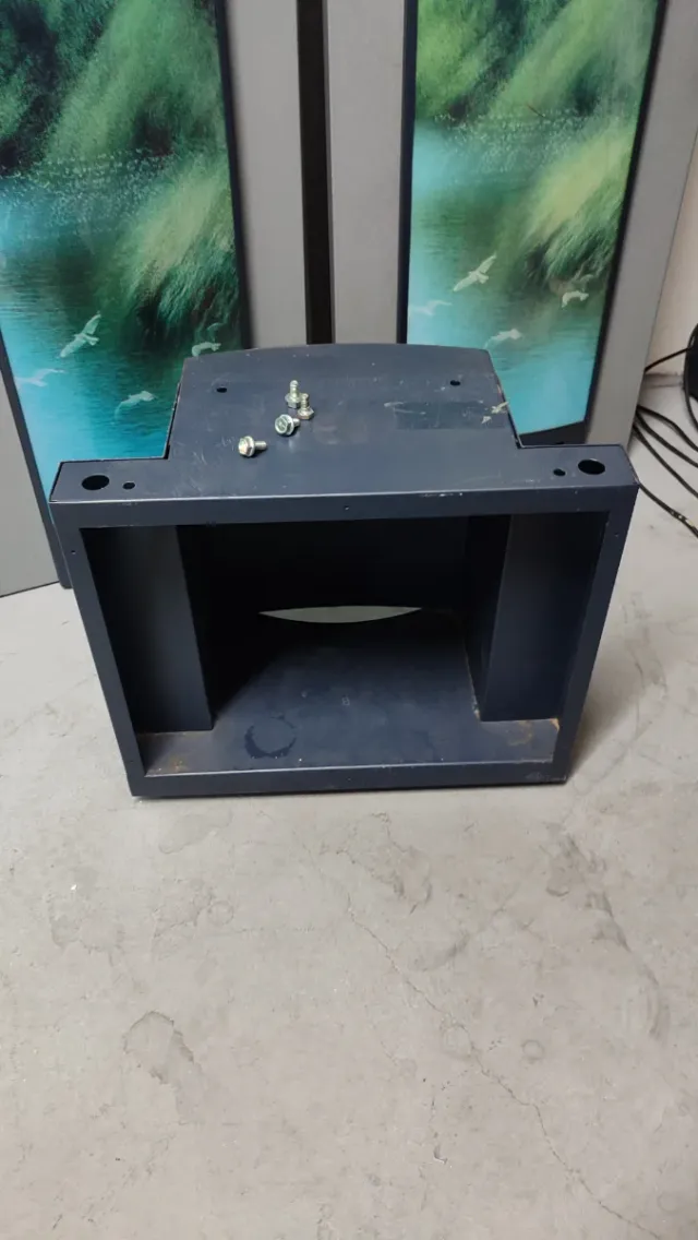 Se vende lote de tres máquinas expendedoras.