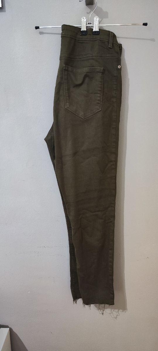 Pantalones Zara - Ajustados - Verde kaki