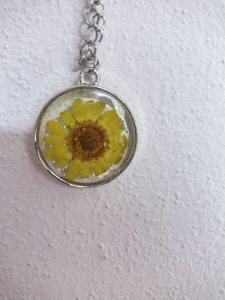 Collana con Fiore Resina Gialla