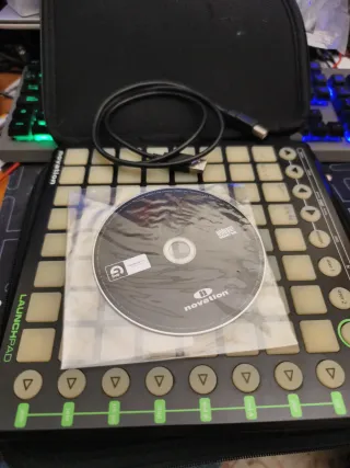 Mesa de mezclas Hercules DJ Console MK4