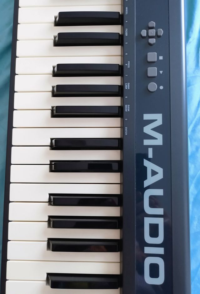 Teclado Controlador USB M-Audio Keystation - 88