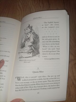 Oxford Bookworms Library: Through the Looking-G...