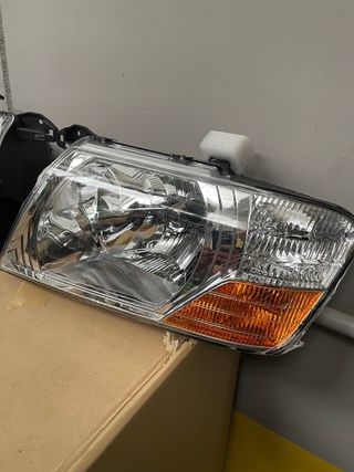 Faros Mitsubishi Montero