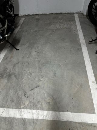 Plaza parking moto alquiler C/Real con Ponce León