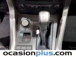 Lexus NX 300h Business Navigation 2WD 145 kW (197 CV)